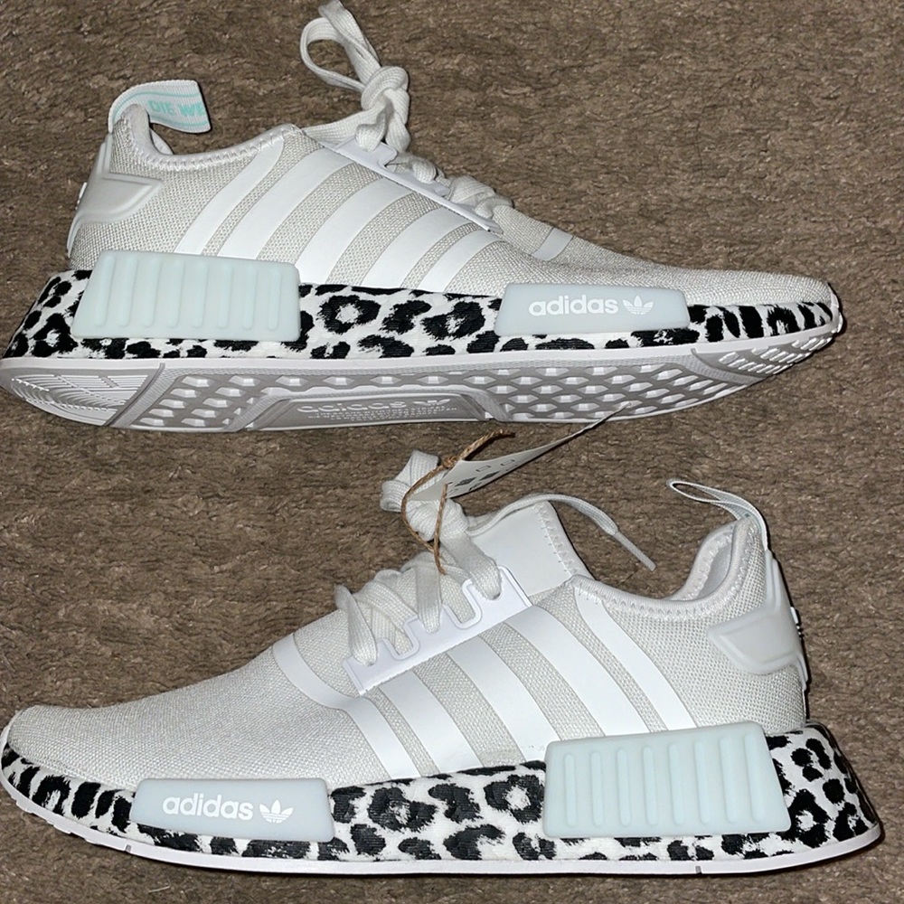 Adidas Originals NMD_R1 Boost white leopard women’s athletic shoes - Picture 2 of 10
